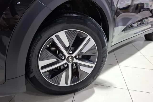 Kia Niro (2021) thumbnail 2