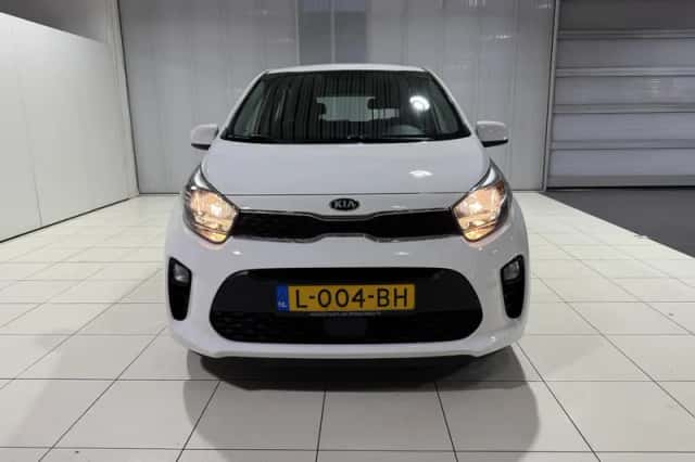 Kia Picanto (2021) thumbnail 2