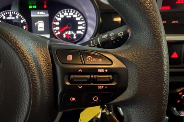 Kia Picanto (2021) thumbnail 12