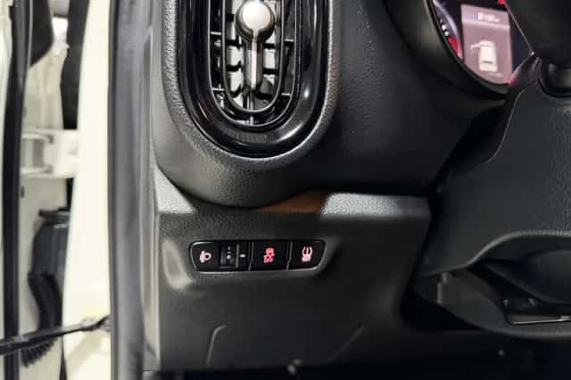 Kia Picanto (2021) thumbnail 21