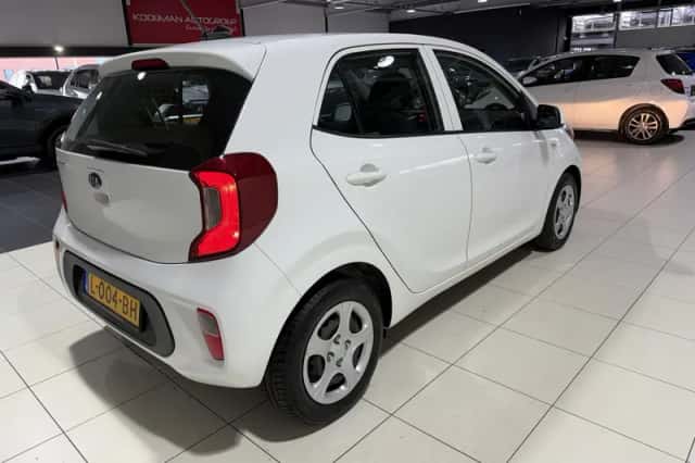 Kia Picanto (2021) thumbnail 7
