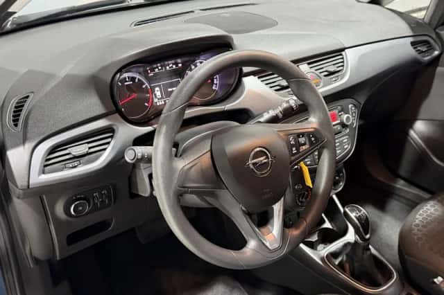 Opel Corsa (2015) thumbnail 2
