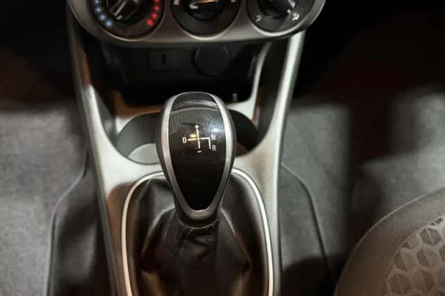 Opel Corsa (2015) thumbnail 19