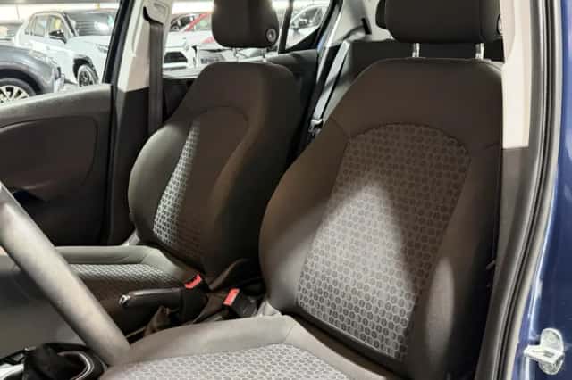 Opel Corsa (2015) thumbnail 3