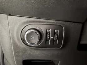 Opel Corsa (2015) thumbnail 24