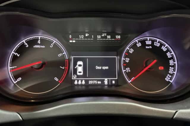 Opel Corsa (2015) thumbnail 9