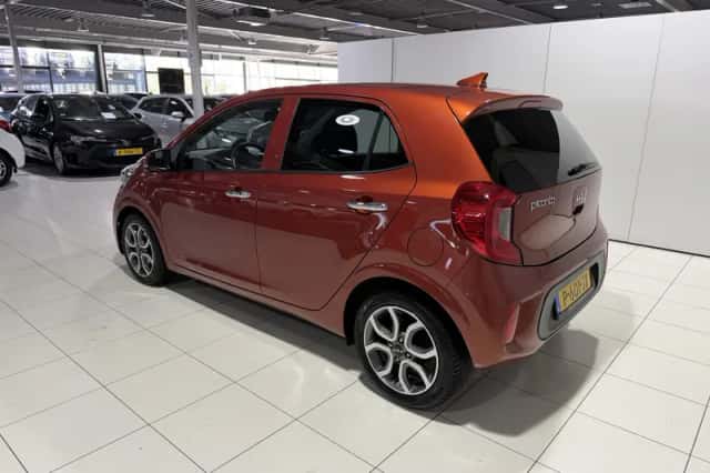 Kia Picanto (2022) thumbnail 5