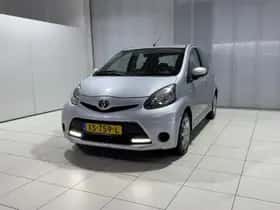 Toyota Aygo (2012) thumbnail 2