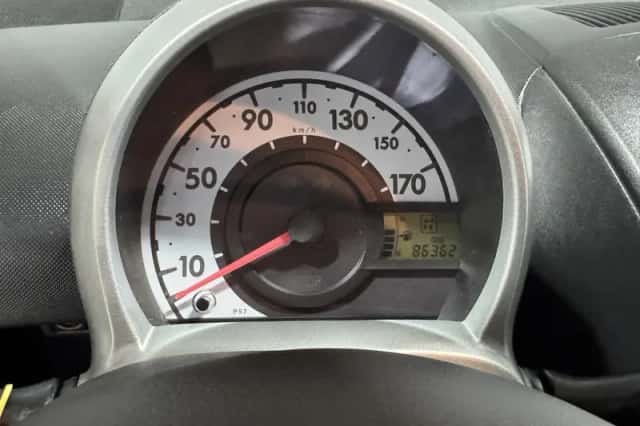 Toyota Aygo (2012) thumbnail 11