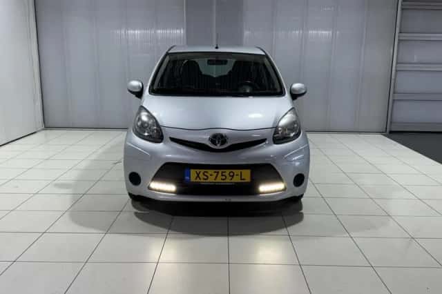 Toyota Aygo (2012) thumbnail 4