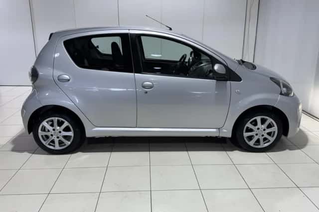 Toyota Aygo (2012) thumbnail 7