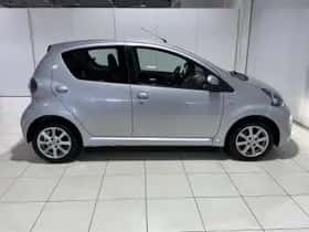 Toyota Aygo (2012) thumbnail 7