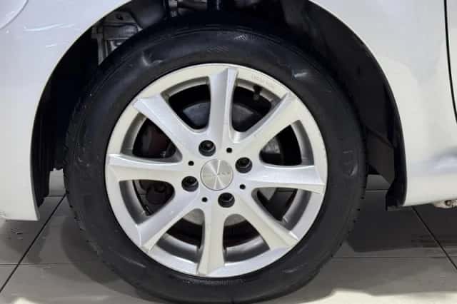 Toyota Aygo (2012) thumbnail 8