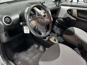 Toyota Aygo (2012) thumbnail 9