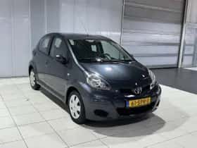 Toyota Aygo (2011) thumbnail 3