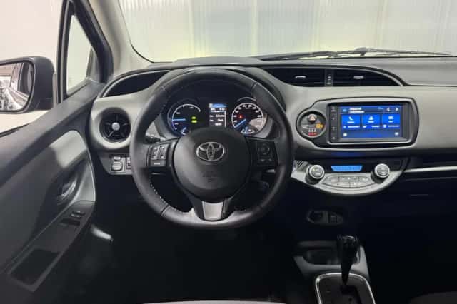Toyota Yaris (2019) thumbnail 13