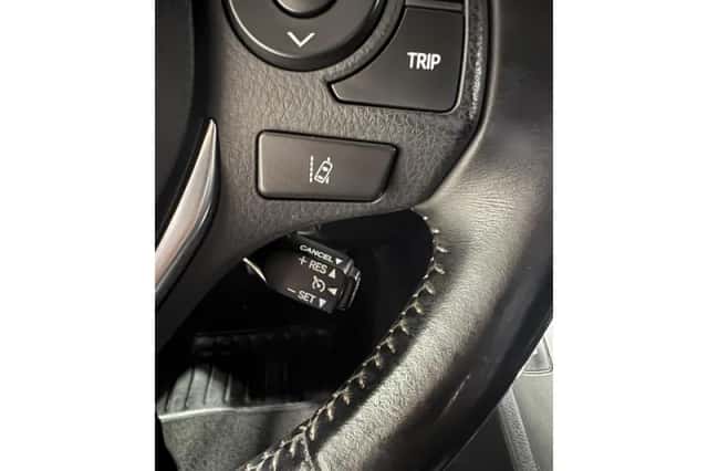 Toyota Auris (2017) thumbnail 13