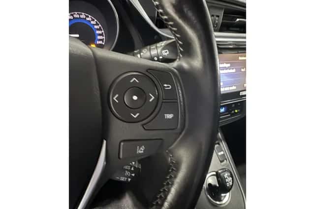 Toyota Auris (2017) thumbnail 15