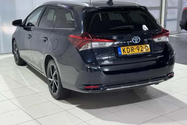 Toyota Auris (2017) thumbnail 3