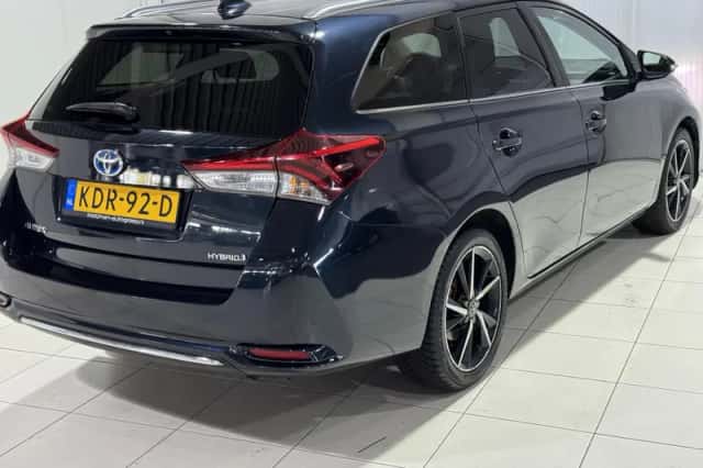 Toyota Auris (2017) thumbnail 5