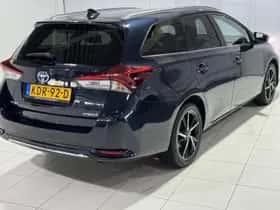 Toyota Auris (2017) thumbnail 5