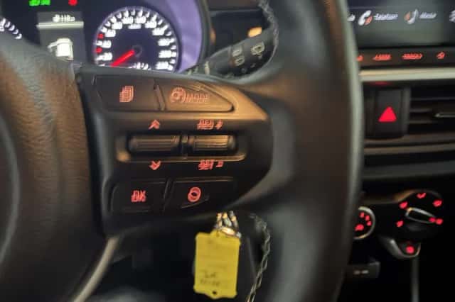 Kia Picanto (2023) thumbnail 12