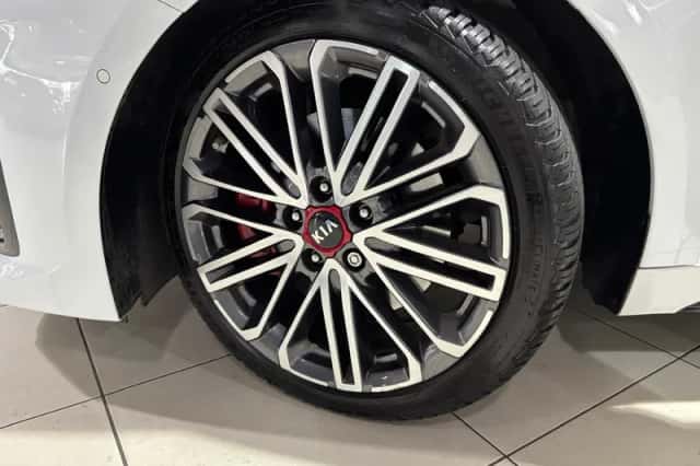 Kia Proceed (2021) thumbnail 2
