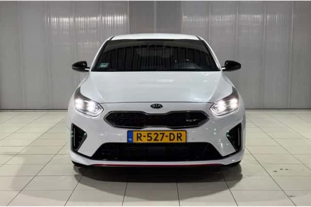 Kia Proceed (2021) thumbnail 4