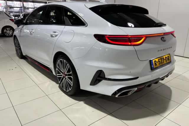 Kia Proceed (2021) thumbnail 6