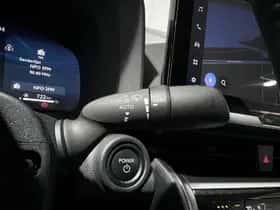 Toyota C-HR (2024) thumbnail 18