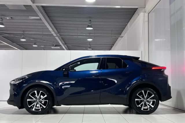 Toyota C-HR (2024) thumbnail 5