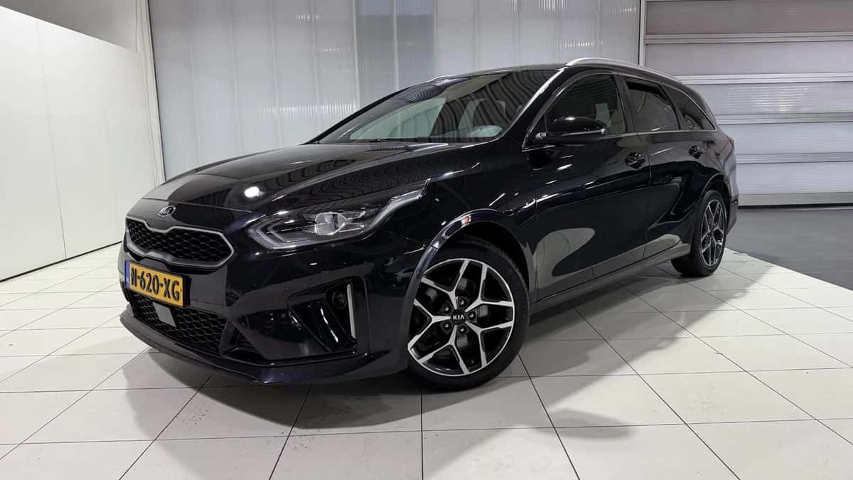 Kia Ceed Sportswagon (2022) — foto 1