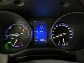 Toyota C-HR (2017) thumbnail 11