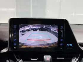 Toyota C-HR (2017) thumbnail 24
