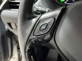 Toyota C-HR (2017) thumbnail 10