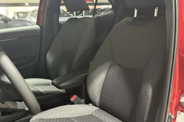 Toyota Yaris Cross (2026) thumbnail 2