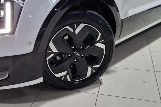 Kia Niro (2024) thumbnail 2