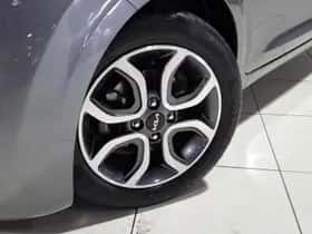 Kia Picanto (2023) thumbnail 2