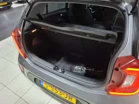 Kia Picanto (2023) thumbnail 18