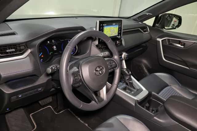 Toyota RAV4 (2020) thumbnail 2
