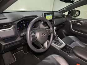 Toyota RAV4 (2020) thumbnail 2