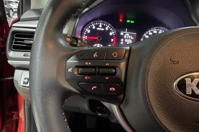 Kia Stonic (2019) thumbnail 11
