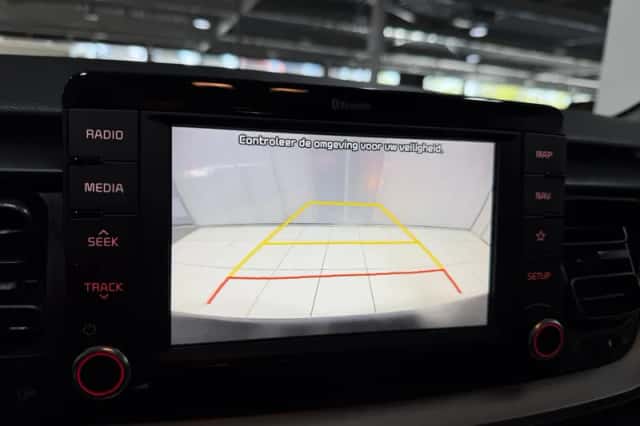 Kia Stonic (2019) thumbnail 17