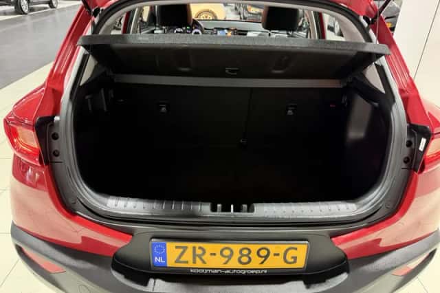 Kia Stonic (2019) thumbnail 23
