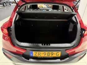 Kia Stonic (2019) thumbnail 23