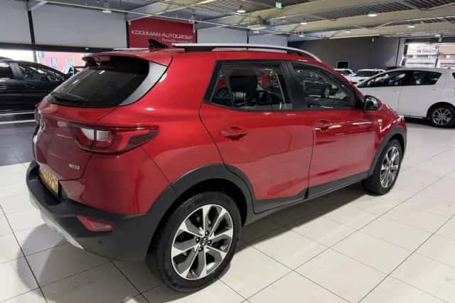 Kia Stonic (2019) thumbnail 7