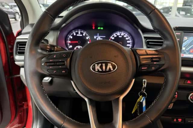 Kia Stonic (2019) thumbnail 10