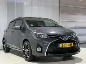 Toyota Yaris (2015) thumbnail 2