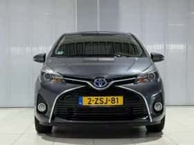 Toyota Yaris (2015) thumbnail 3