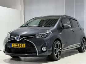 Toyota Yaris (2015) thumbnail 4